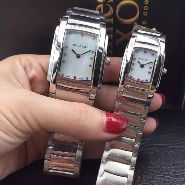 ブルガリ時計正面デザイン